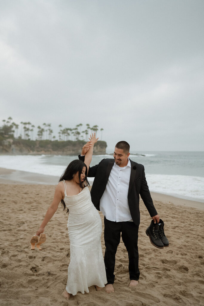 couple dancing during their photoshoot