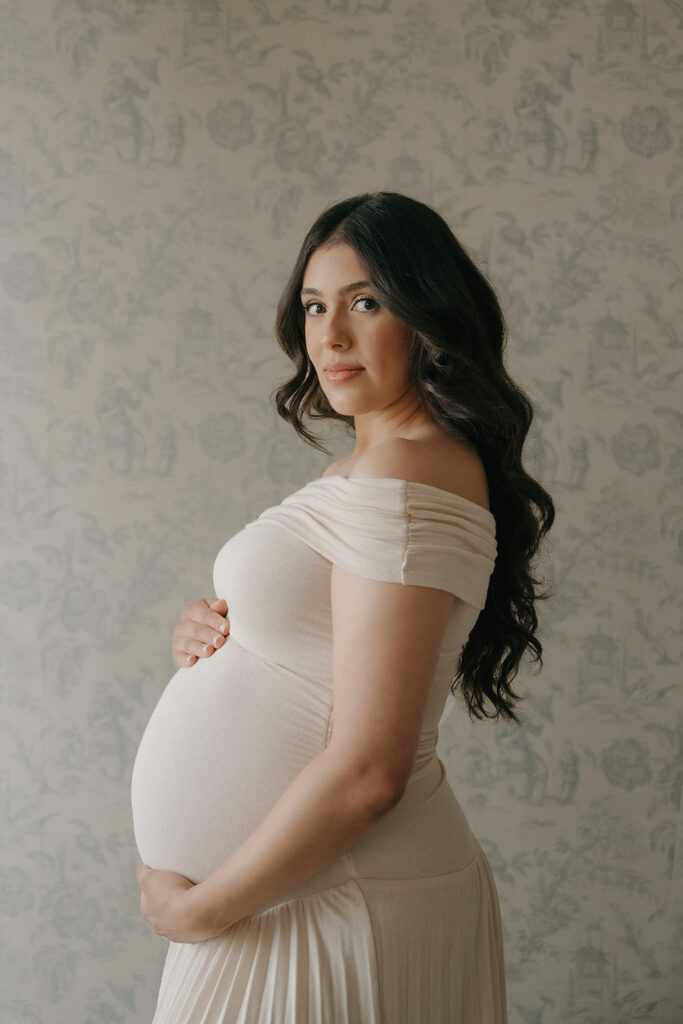 stunning maternity photoshoot in a studio in LA