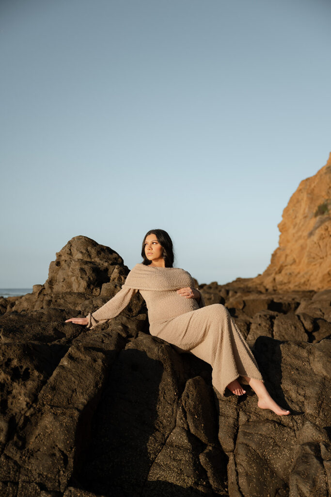 golden hour maternity photos