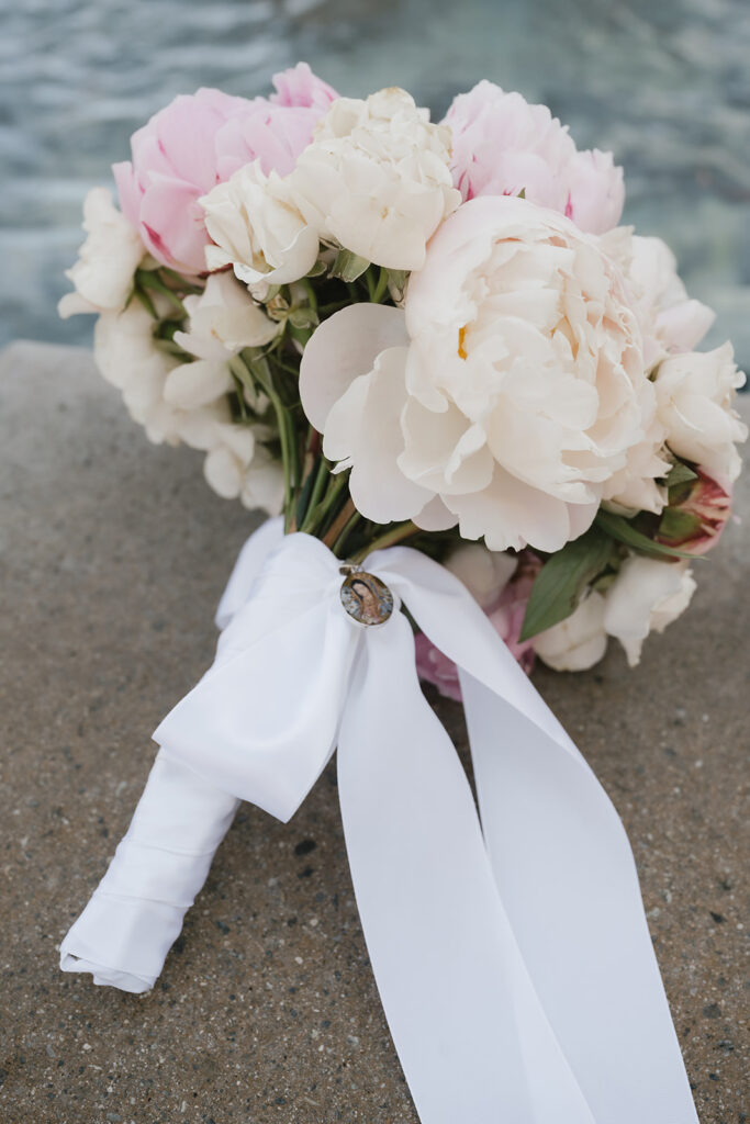 stunning picture of the wedding bouquet